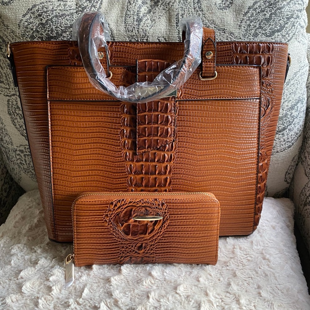 SALE! Vegan Leather, Alligator print Wallet and Handbag - Picture 1 of 16